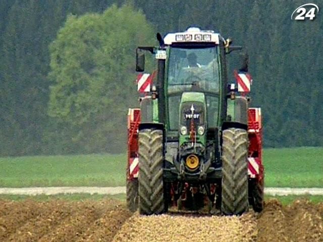 Тракторы с системой спутниковой навигации экономят зерно, удобрения и пестициды