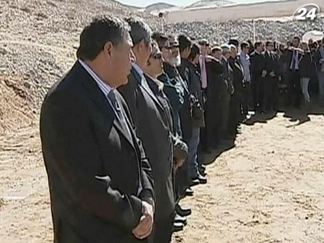 В Чили отмечают годовщину освобождения горняков из шахты Сан-Хосе В Чили отмечают годовщину освобождения горняков из шахты Сан-Хосе