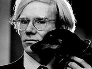 Сегодня день рождения короля поп-арта Энди Уорхола Сегодня день рождения короля поп-арта Энди Уорхола