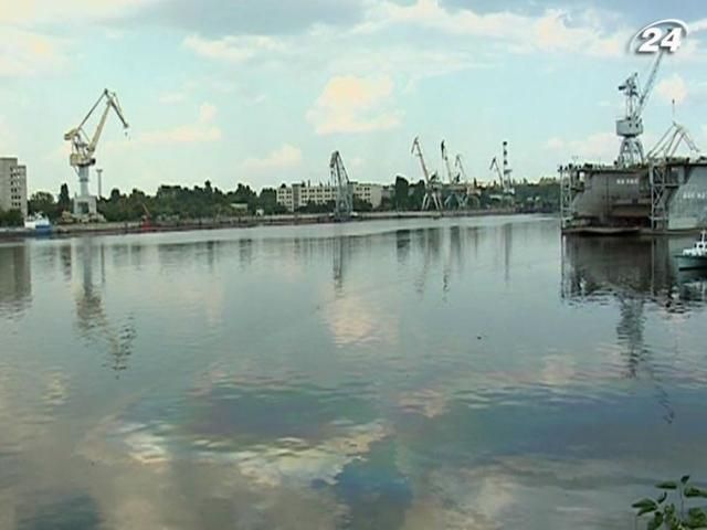 На Николаевщине сухогруз загрязнил 350 метров реки