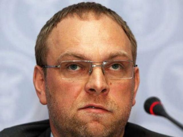 Власенко говорит, что Янукович "обогнал" Лукашенко за один год Власенко говорит, что Янукович "обогнал" Лукашенко за один год