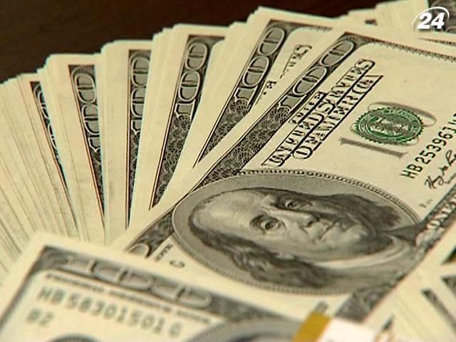 Украинцы продолжают запасаться иностранной валютой