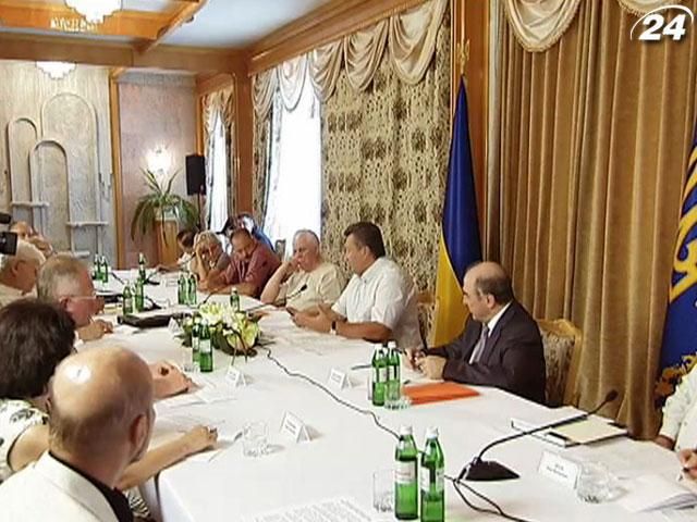 Президент инициировал создание программы развития украинского языка