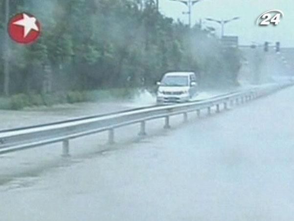 Півтора мільйона китайців евакуювали через тайфун Півтора мільйона китайців евакуювали через тайфун