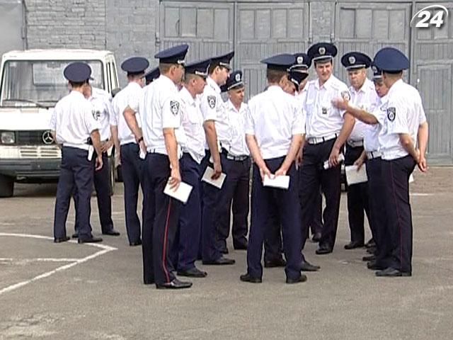 Азаров: Водії мають право знімати працівників ДАІ на відео Азаров: Водії мають право знімати працівників ДАІ на відео