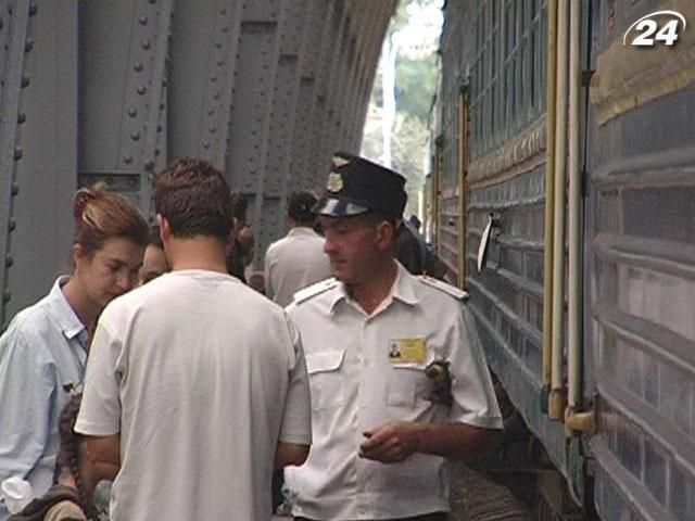 Іменні квитки на потяги вводити не будуть Іменні квитки на потяги вводити не будуть