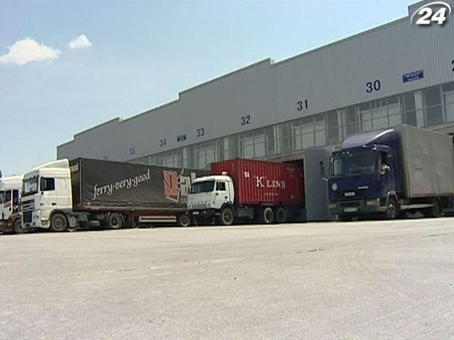 Через нові правила митного контролю Україна втратила 2 млрд грн Через нові правила митного контролю Україна втратила 2 млрд грн