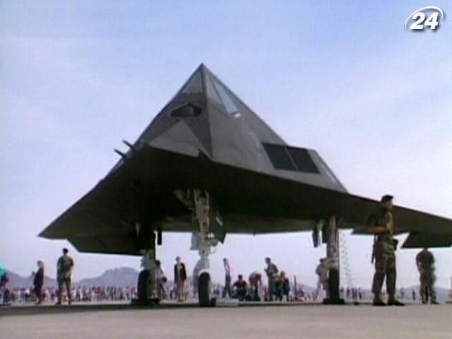 F-117 Nighthawk - тактичний ударний літак військово-повітряних сил США