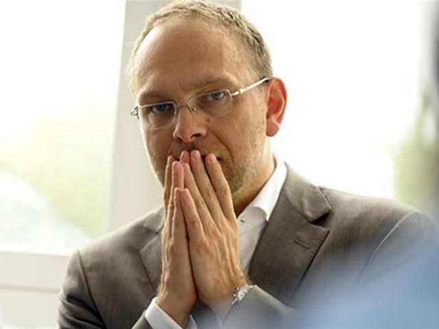 Власенко: Власть не отказалась от идеи перевезти Тимошенко из больницы в колонию Власенко: Власть не отказалась от идеи перевезти Тимошенко из больницы в колонию