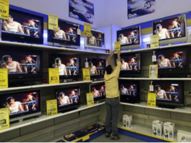 В Осло женщина вынесла под юбкой 42-дюймовый телевизор В Осло женщина вынесла под юбкой 42-дюймовый телевизор