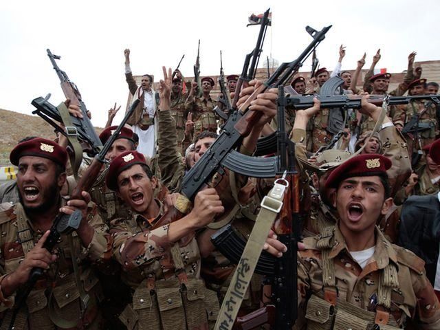 В столице Йемена обстреляли здание Минобороны В столице Йемена обстреляли здание Минобороны