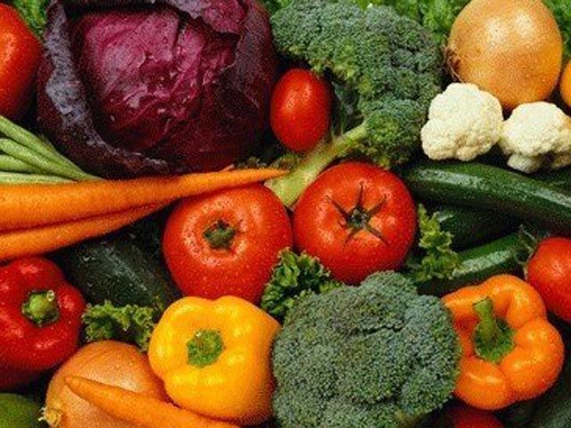 У Азарова считают, что украинцу хватает 15 гривен в день на питание У Азарова считают, что украинцу хватает 15 гривен в день на питание