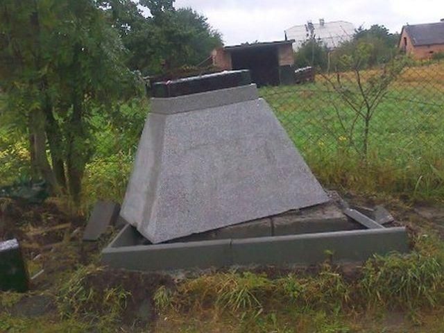 На Львівщині невідомі зруйнували пам'ятник воїнам УПА