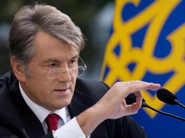 Ющенко вважає, що санкції США заженуть Україну в азійський простір