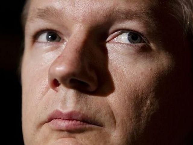 Президент Эквадора опроверг, что страна предоставила политубежище Ассанжу Президент Эквадора опроверг, что страна предоставила политубежище Ассанжу