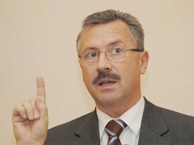 Головатий йде з політики через "мовний" закон Головатий йде з політики через "мовний" закон