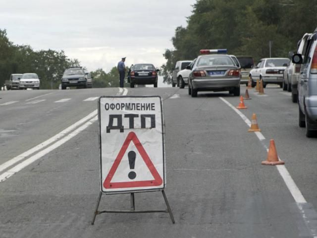 В ДТП в Полтавской области погиб человек, 13 травмированы