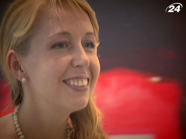 Художница Анна Криволап сочетает в картинах строгую академичность с цветным озорством Художница Анна Криволап сочетает в картинах строгую академичность с цветным озорством