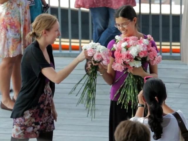 Американец для признания в любви устроил романтический флеш-моб (Відео) Американец для признания в любви устроил романтический флеш-моб (Відео)