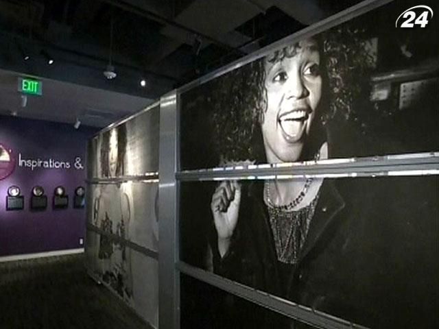 У Лос-Анджелесі відкрилася виставка, присвячена Вітні Х'юстон