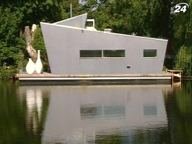 Дом на воде: удивительное творение дизайнера Саши Аккермана