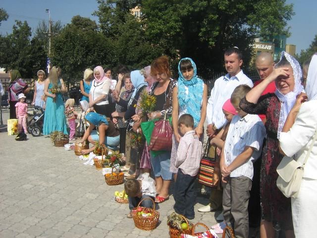 Православні і греко-католики святкують яблучний Спас