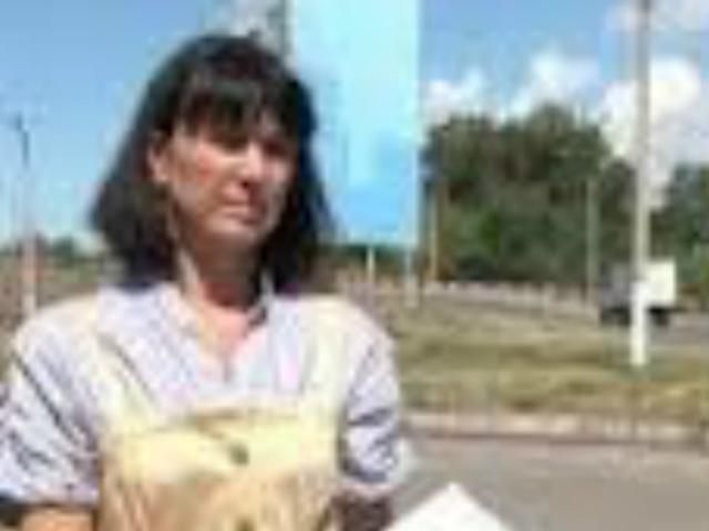 Власниця білборду з бабусею: Я сама вирішила його заклеїти (Відео) Власниця білборду з бабусею: Я сама вирішила його заклеїти (Відео)