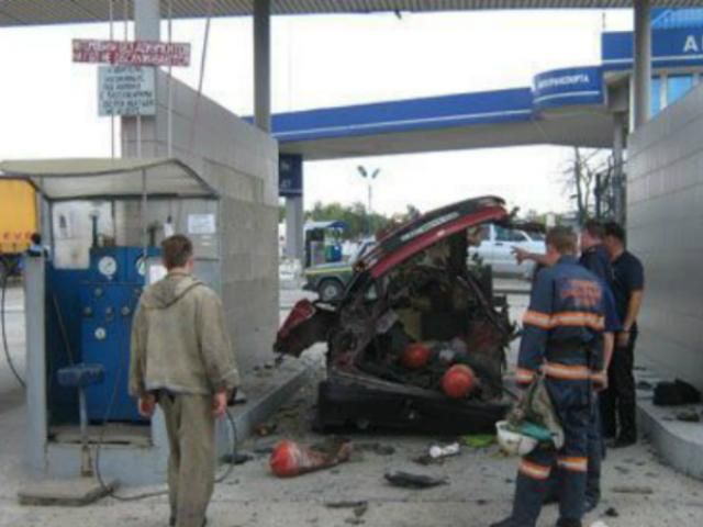 У Сімферополі вибухнула заправка У Сімферополі вибухнула заправка