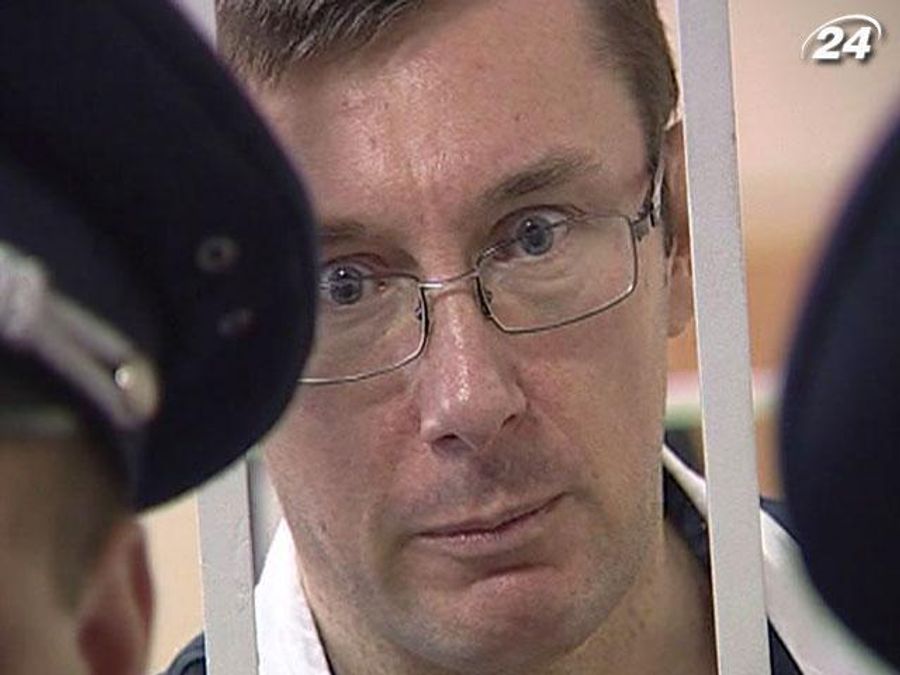 Підсумки тижня: Іващенка, протримавши два роки в СІЗО, звільнили