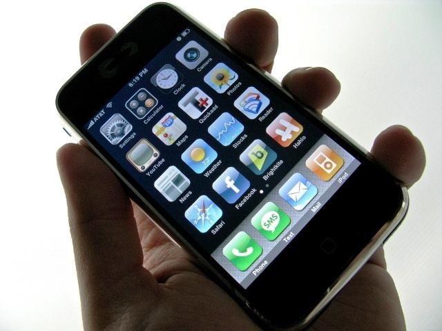 Apple предупредила об уязвимости iPhone через SMS