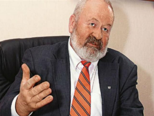 Брюховецкий: Вся жизнь страны крутится вокруг кретинов, которые сидят у Шустера Брюховецкий: Вся жизнь страны крутится вокруг кретинов, которые сидят у Шустера