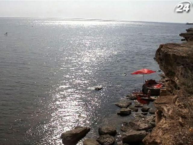 Мыс Тарханкут славится самым чистым морем в Крыму Мыс Тарханкут славится самым чистым морем в Крыму