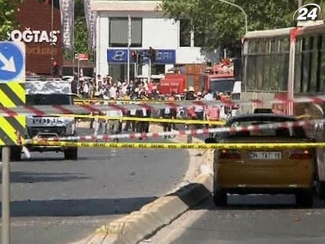 Теракт на юго-востоке Турции: погибли по меньшей мере 7 человек Теракт на юго-востоке Турции: погибли по меньшей мере 7 человек