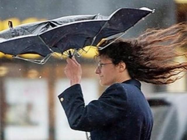 Штормовое предупреждение объявили по всей Украине Штормовое предупреждение объявили по всей Украине