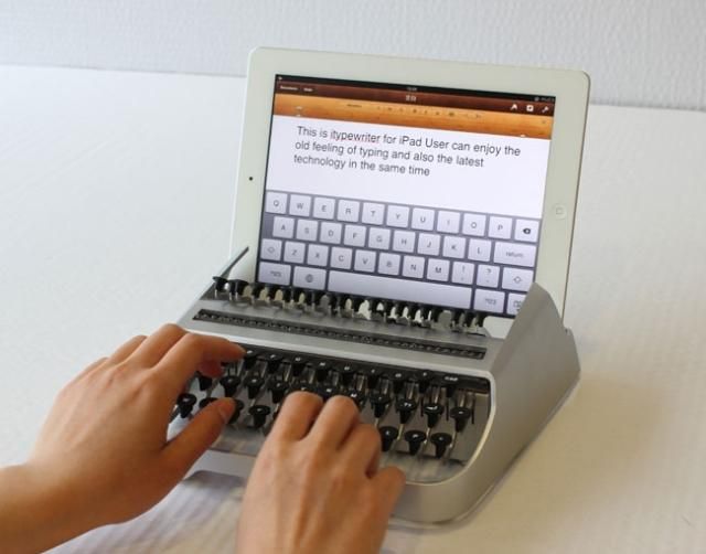 Створено перший екземпляр  друкарської машинки для iPad