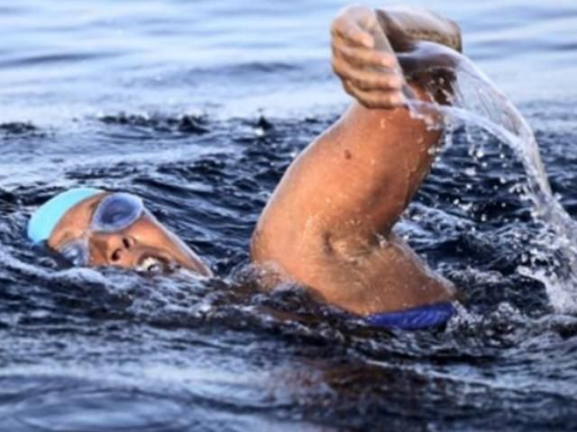 62-річна плавчиня не доплила відстань з Куби до Америки