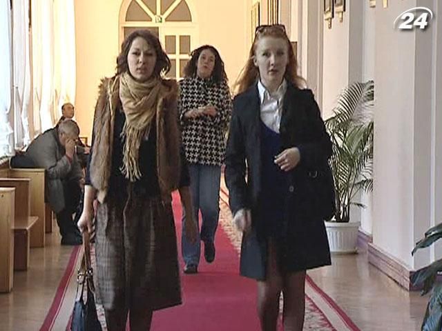 Азаров: Уряд збільшить держзамовлення у вишах