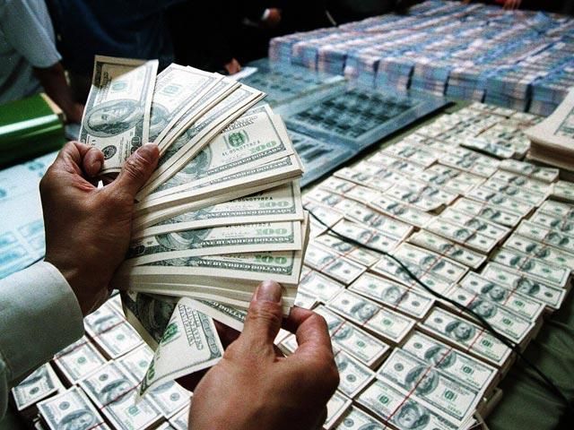 Українці рекордними темпами скуповують валюту Українці рекордними темпами скуповують валюту