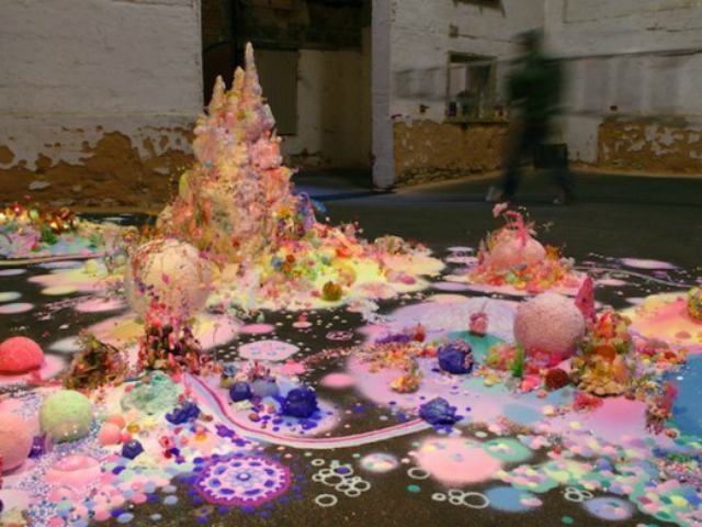 Скульптурні шедеври з цукрової пудри і глазурі Скульптурні шедеври з цукрової пудри і глазурі