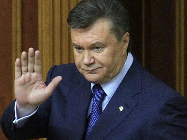 Янукович объяснил, почему открывал Монумент Независимости на русском языке