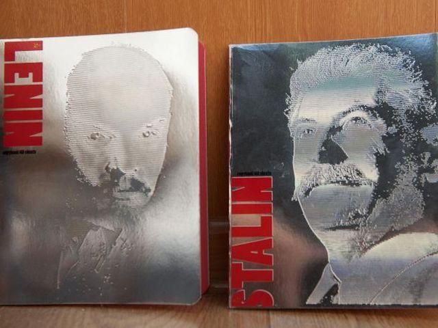 У Києві продають зошити із "гламурним тираном" Сталіним (Фото) У Києві продають зошити із "гламурним тираном" Сталіним (Фото)