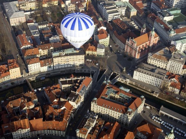 В Словении упал воздушный шар. Есть жертвы В Словении упал воздушный шар. Есть жертвы