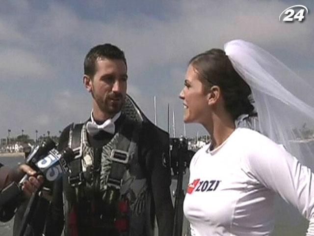 В Калифорнии на свадьбу молодожены специально одели реактивные ранцы