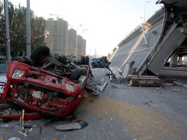 В Китае обрушился 15-километровый мост: есть жертвы