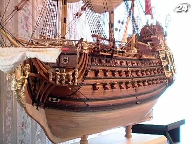 Дніпропетровський майстер створює мініатюрні копії військових кораблів Дніпропетровський майстер створює мініатюрні копії військових кораблів