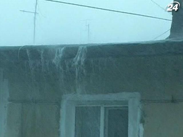 Через негоду в країні 130 населених пунктів залишились без електрики Через негоду в країні 130 населених пунктів залишились без електрики