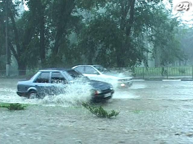 Кількість населених пунктів, постраждалих від негоди, зростає Кількість населених пунктів, постраждалих від негоди, зростає