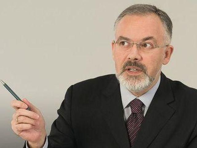 Табачник отменил оценки по физкультуре в средних школах Табачник отменил оценки по физкультуре в средних школах