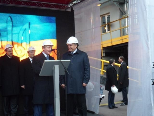 Янукович, Иванющенко, Ахметов и Ефремов получили 500 миллионов гривен Янукович, Иванющенко, Ахметов и Ефремов получили 500 миллионов гривен