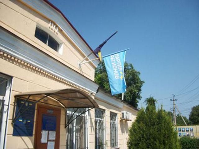 Регіонал: Опозиція не довела вивішування прапорів, тому піариться Регіонал: Опозиція не довела вивішування прапорів, тому піариться